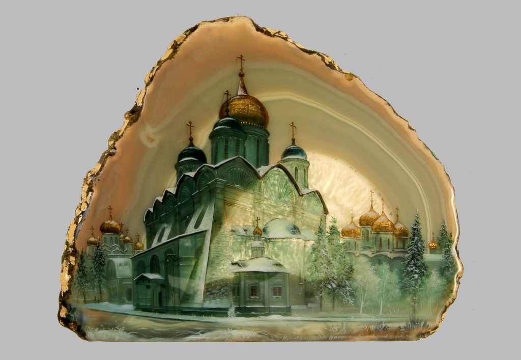 Лаковая миниатюра на камне Московский Кремль